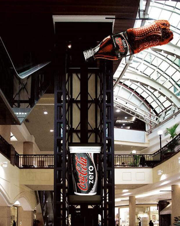 Реклама в лифтах Coca Cola Zero
