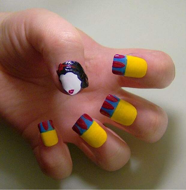 Маникюр белоснежка