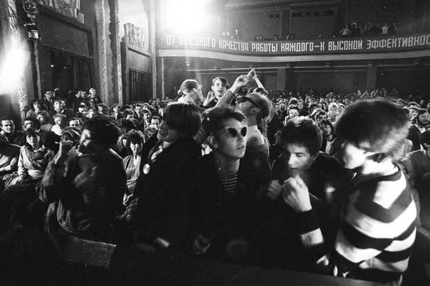 "Лента.ру" запустила спецпроект к 45-летию Ленинградского рок-клуба