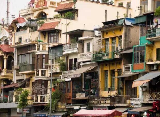 Узкая жизнь Вьетнама: людей пугают дома шире 3 метров