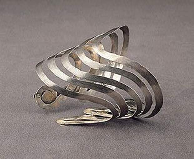 Украшения Alexander Calder (трафик)