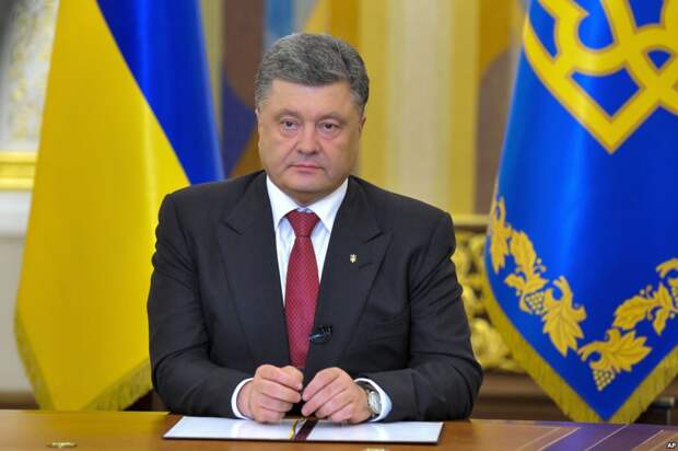 Петр Порошенко: "Операция по освобождению Донецкой и Луганской областей продолжается"