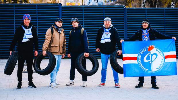 Воронежские болельщики сдали старые покрышки перед матчем «Факел» — «Шинник»