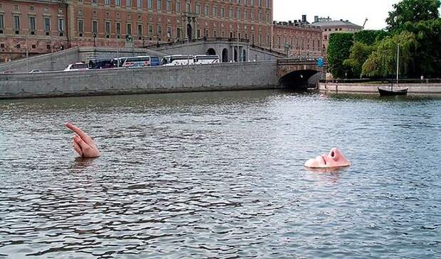 Современное искусство в центре Стокгольма. Фото: <a href=