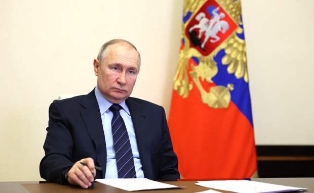 Путин: Власти должны работать, как на линии фронта