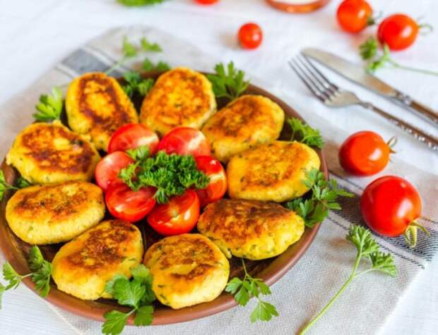 Картофельные котлеты с яблоком. \ Фото: chefmarket.ru.