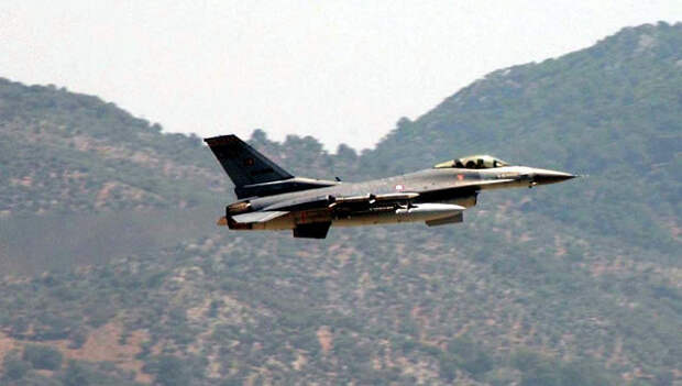 Самолет F-16 ВВС Турции. Архивное фото