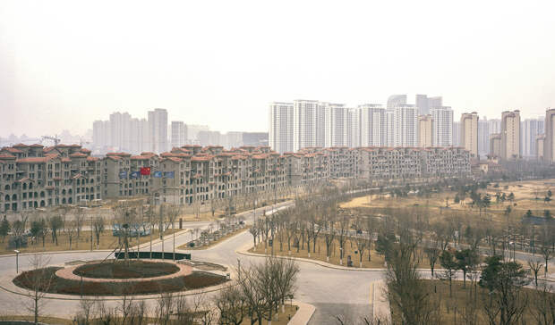 Что скрывают внутри своих кварталов китайские города-призраки