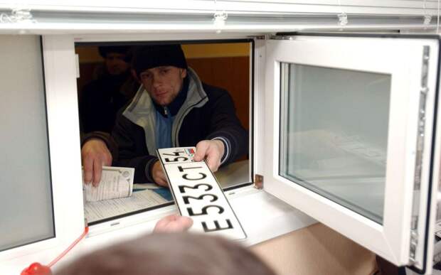 В РФ хотят ввести особые номера для электрокаров и беспилотников