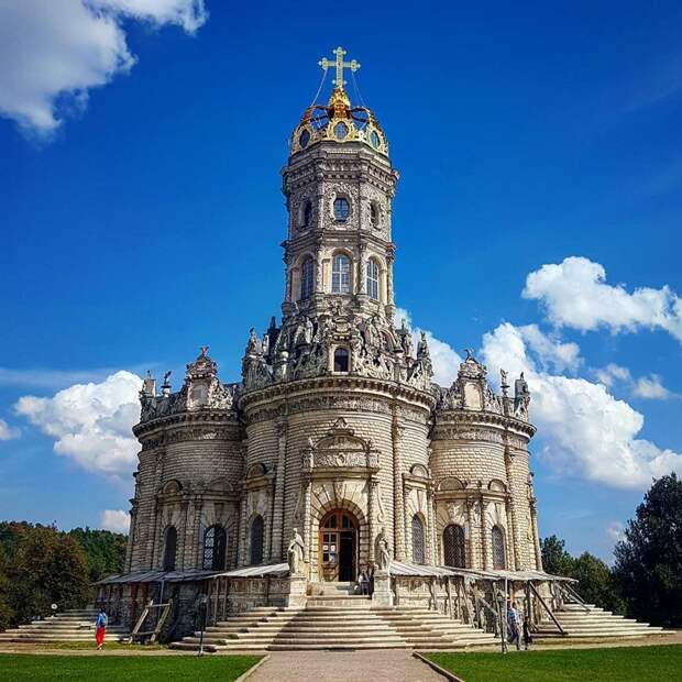 Дивные храмы России