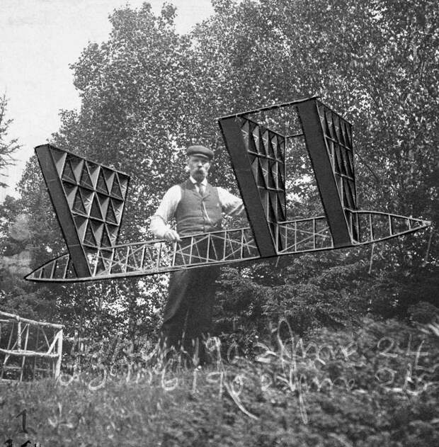 1902-1908 годы: Тетраэдрические воздушные змеи Александра Белла, похожие на НЛО