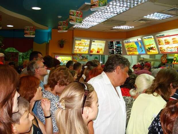 В России закрылся первый McDonald's В России закрылся первый McDonald's