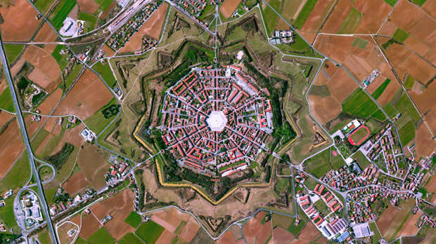 14. Пальманова, Италия мир, спутник, фотография