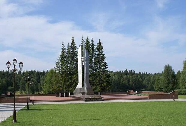 Кладбище-мемориал в память о катастрофе на въезде в город Мирный