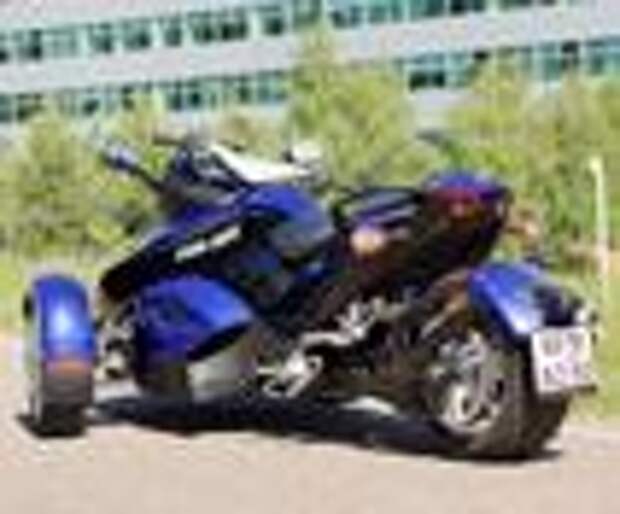 Два колеса - хорошо, а три... Тест-драйв BRP Can-Am Spyder