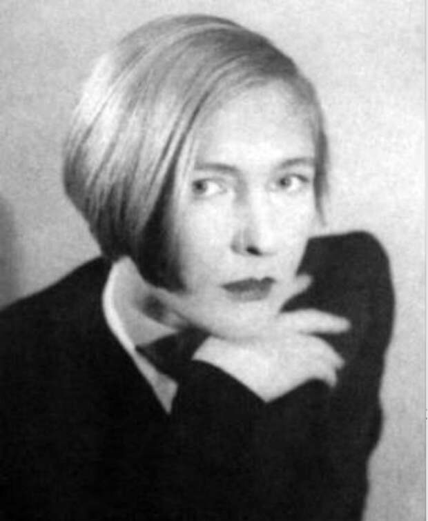 Ольга Берггольц. Голос осажденного Ленинграда Ольга Берггольц. Голос осажденного Ленинграда