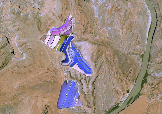 Для чего создали фантастически красивые пруды в пустыне штата Юта