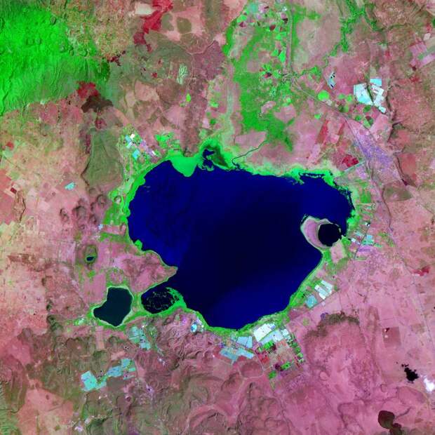 NASA ко Дню Земли показало лучшие снимки нашей планеты