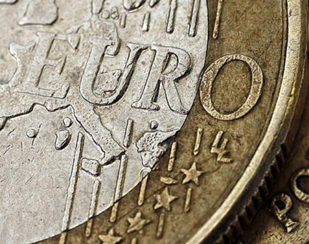 Курс евровалюты на бирже снизился ниже 70 рублей