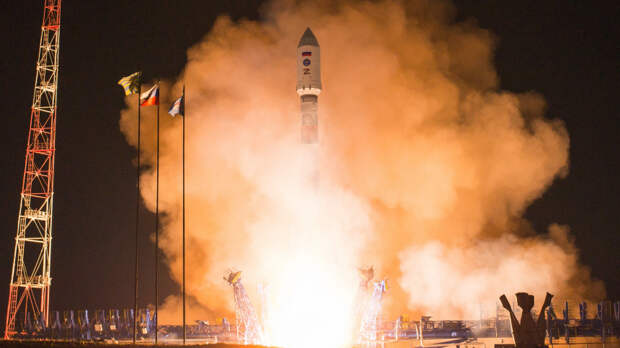 Путин заявил об уверенном положении космической отрасли в России