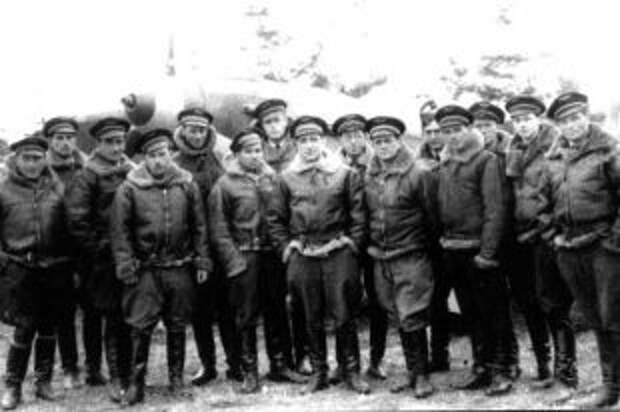 Личный состав авиаполка «Нормандия-Неман».