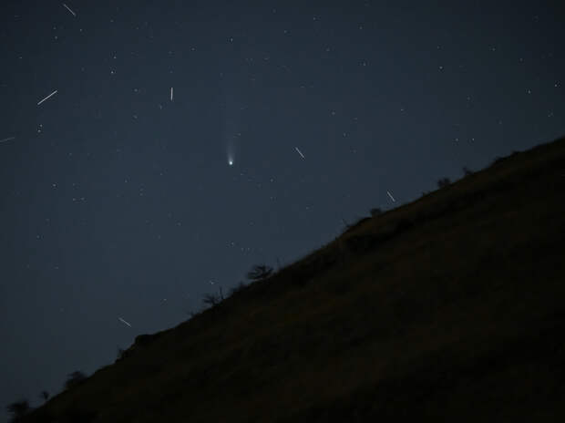 Ави Леб обнаружил у межзвёздной кометы 3I/ATLAS симметричные струи — не исключают искусственное происхождение