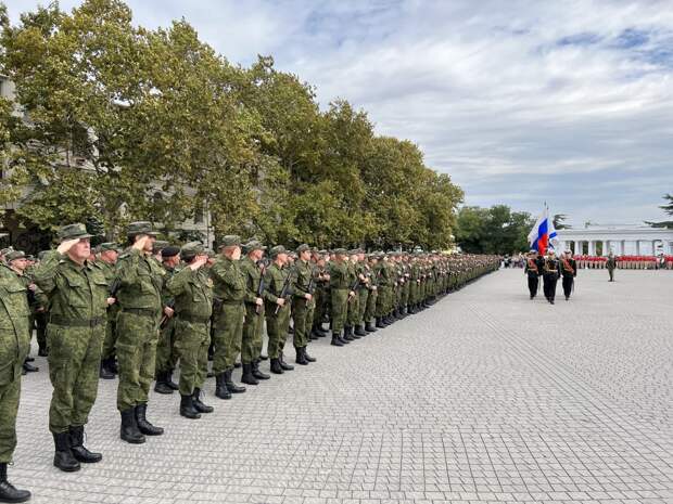 Мобилизованных крымчан и севастопольцев проводили на службу