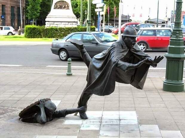 De Vaartkapoen или "Шутка над полицейским", Том Францен Скульптуры, искусство, красиво, оригинально, памятники, подборка, статуи, фото