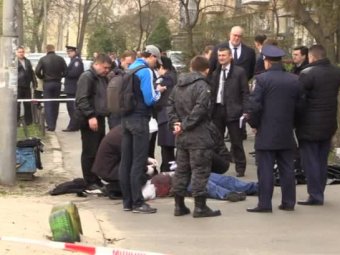 СМИ: неугодных на Украине расстреливают по списку из Сети (фото) СМИ: неугодных на Украине расстреливают по списку из Сети (фото)