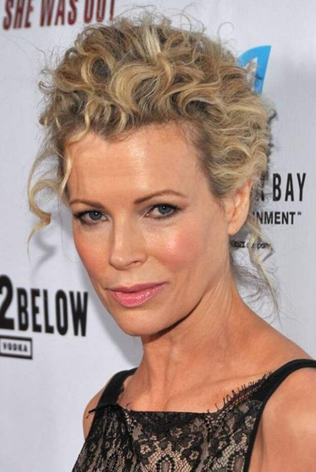 Short hairstyles for oval faces over 60