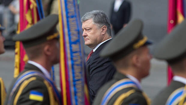 Президент Украины Петр Порошенко во время парада в честь Дня независимости в Киеве. 24 августа 2017 Президент Украины Петр Порошенко во время парада в честь Дня независимости в Киеве. 24 августа 2017
