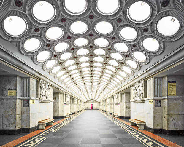 Потрясающей красоты столичные станции метро
