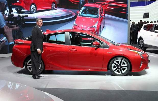 Четвертое поколение Toyota Prius
