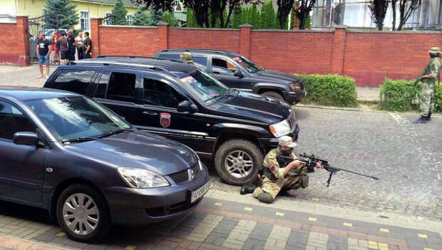 Боевик Правого сектора в Мукачево, Украина. 11 июля 2015 Боевик Правого сектора в Мукачево, Украина. 11 июля 2015