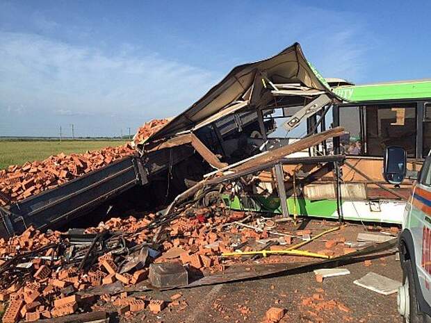 Bus and KamAZ truck collide in Omsk Region killing 16
