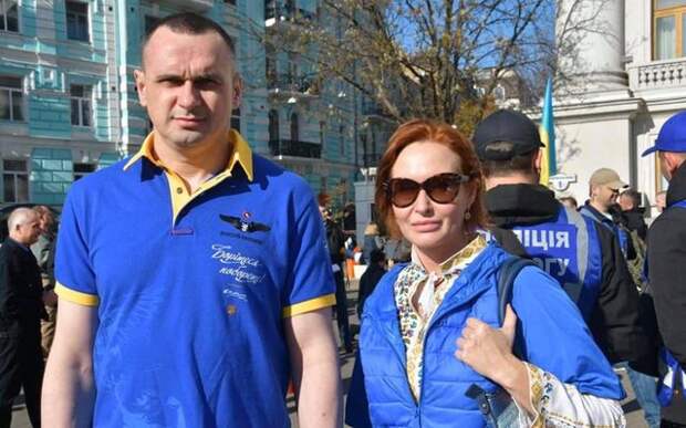 Из «героев» в отморозки — Зеленский начал бороться с украинскими нацистами?