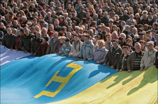 В Крыму татары исполнили "танец единения" (ВИДЕО) В Крыму татары исполнили "танец единения" (ВИДЕО)