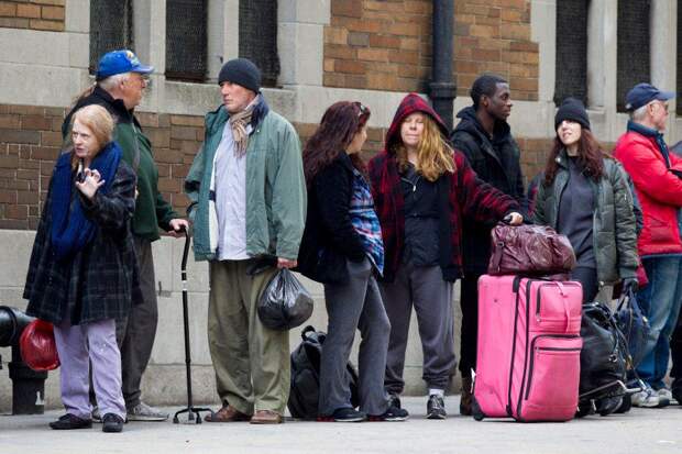 Туристка в Нью-Йорке приняла Ричарда Гира за бездомного. гир, бездомный, пицца