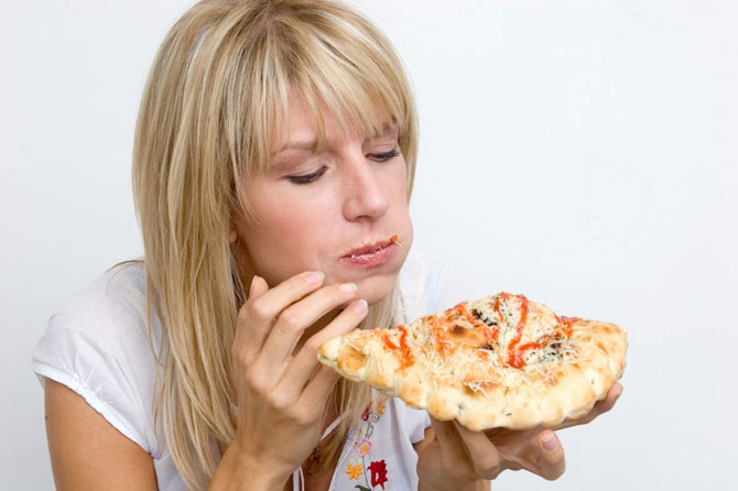Если очень хочется острого или сладкого. Тяга к определённым продуктам