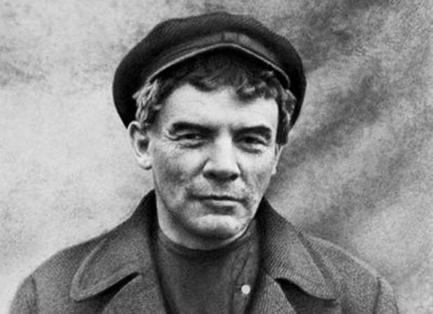 Владимир Ленин перед Октябрьским восстанием
