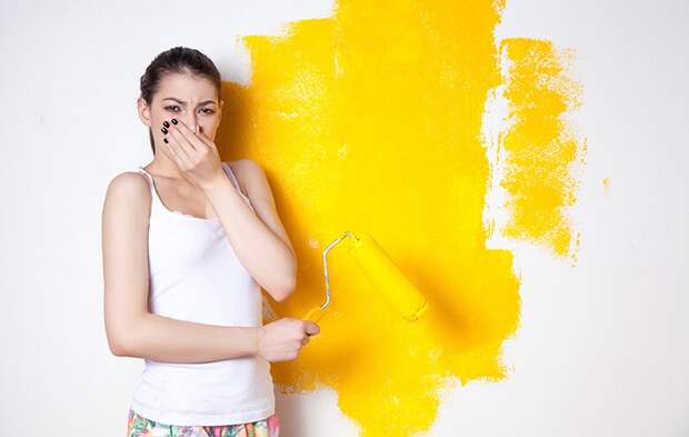 Большинство красок имеют неприятный запах/ Фото: britishpaints.in