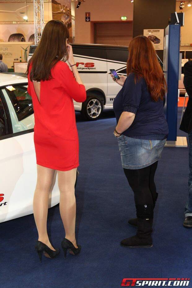 Девушки с автосалона Essen Motor Show (72 фото)