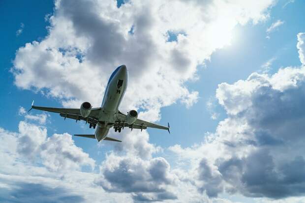 Авиакомпании вводят обязательное использование ремней безопасности во время полета после авиакатастрофы Singapore Airlines