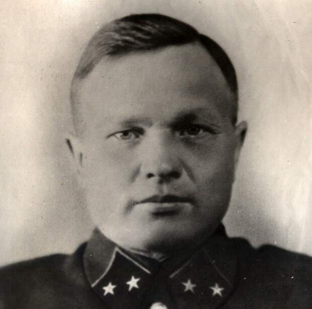 Генерал Глазков (1901 - 1942) источник фото:https://clck.ru/32KHCD