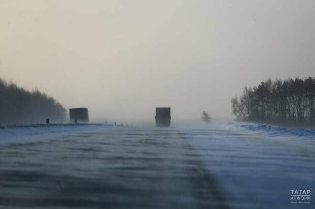 Дәүләт автоинспекциясе көчле җил вакытында юлларда куркынычсызлык турында искәртте