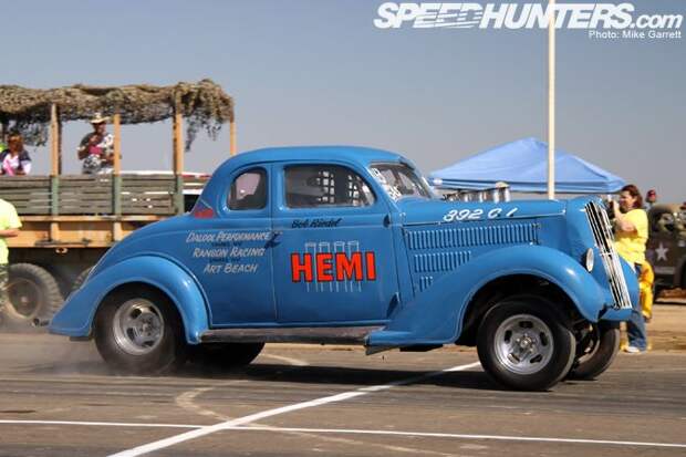 Hot-rod гонки на заброшенном аэродроме в Калифорнии (60 фото)