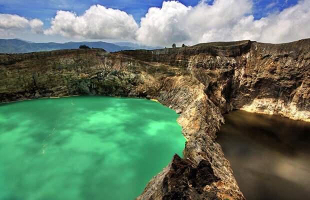 Келимуту — вулкан  с тремя кратерными озерами на индонезийском острове Флорес.Автор фото: Neils Photography.