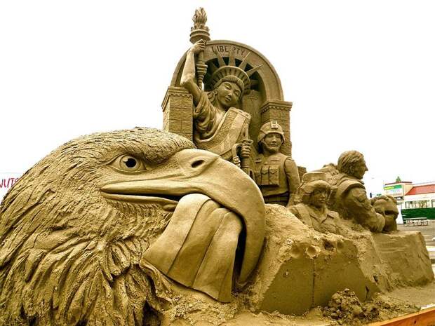 20 восхитительных песчаных скульптур (20 фото)