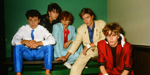 «Очень странные дела»: как мода восьмидесятых вернулась спустя полвека