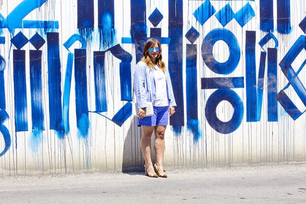 Wall art outfit of the day. My Old Navy style